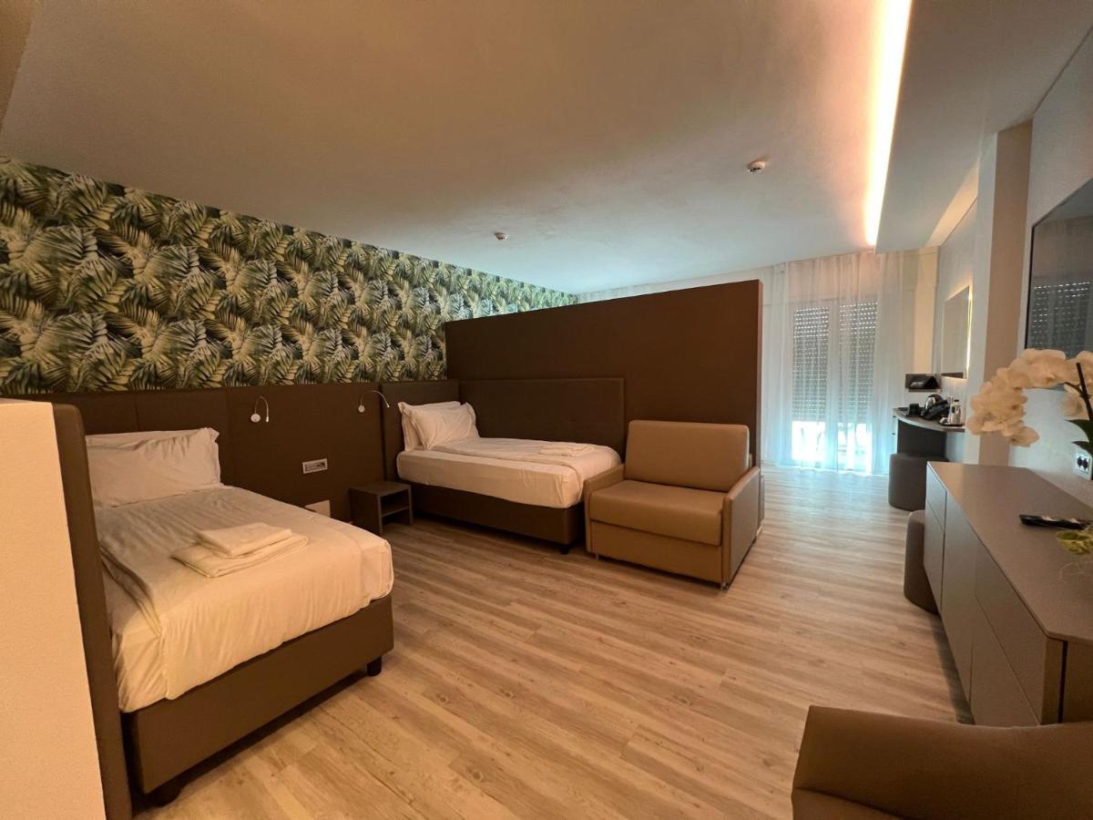 International Beach Hotel Lignano Sabbiadoro Dış mekan fotoğraf