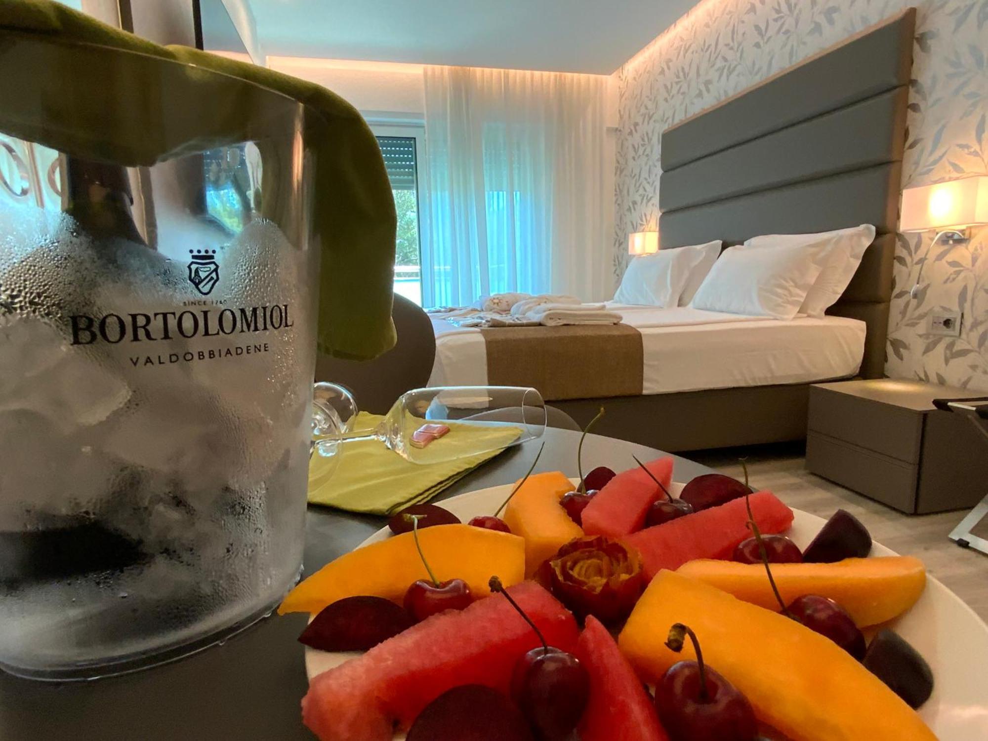 International Beach Hotel Lignano Sabbiadoro Dış mekan fotoğraf