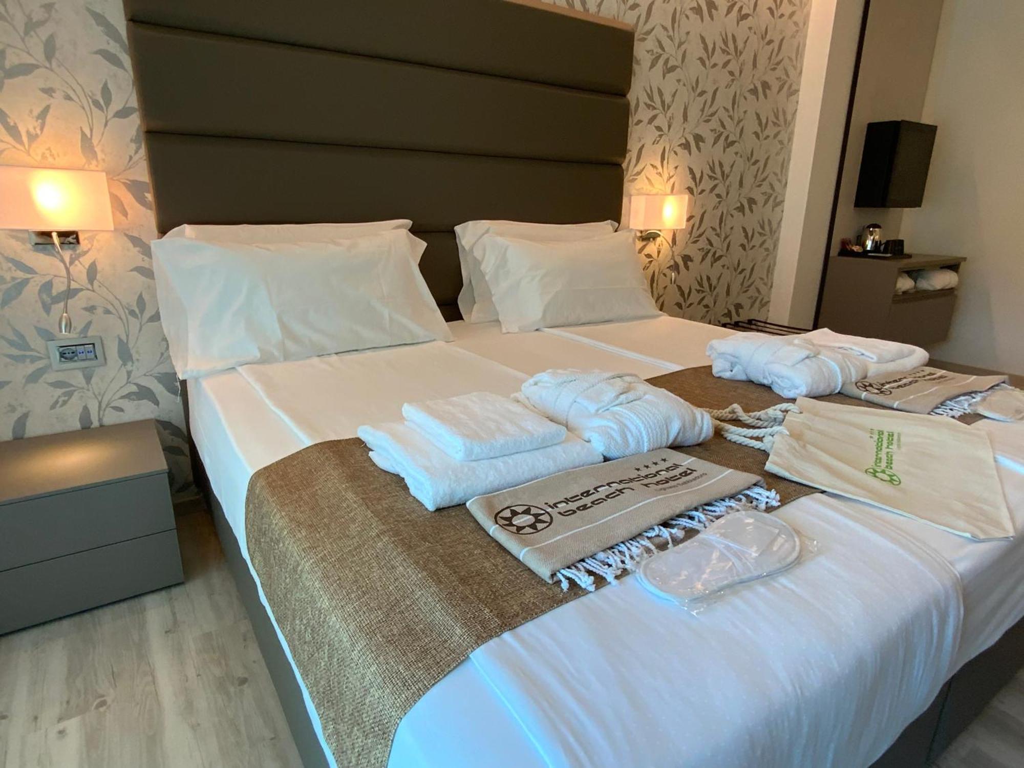 International Beach Hotel Lignano Sabbiadoro Dış mekan fotoğraf