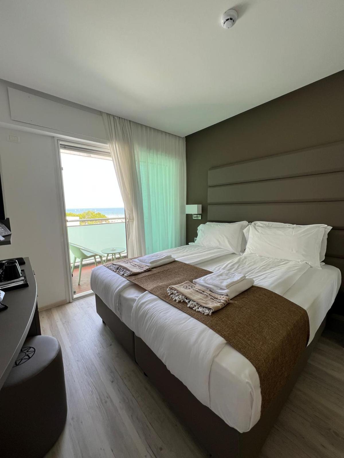 International Beach Hotel Lignano Sabbiadoro Dış mekan fotoğraf