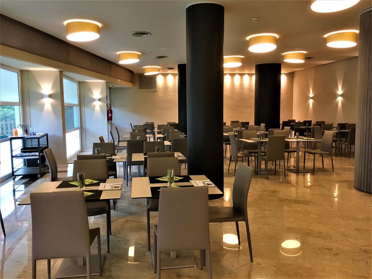 International Beach Hotel Lignano Sabbiadoro Dış mekan fotoğraf